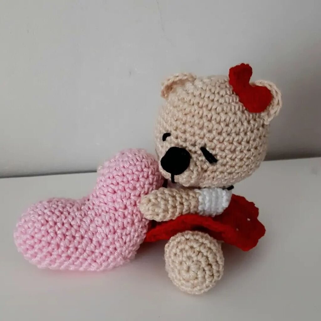 Amigurumi Valentine Bear Free Pattern 2