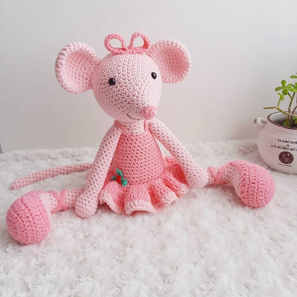 Ballerina Mouse Free Crochet Pattern 1