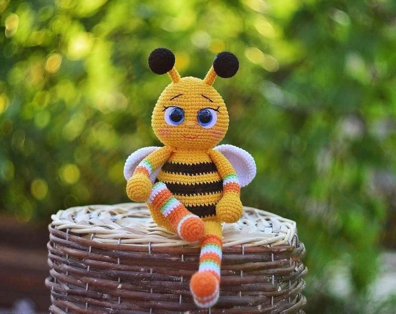 Bee Free Amigurumi Pattern 1
