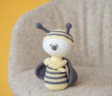 Bee Free Amigurumi Pattern
