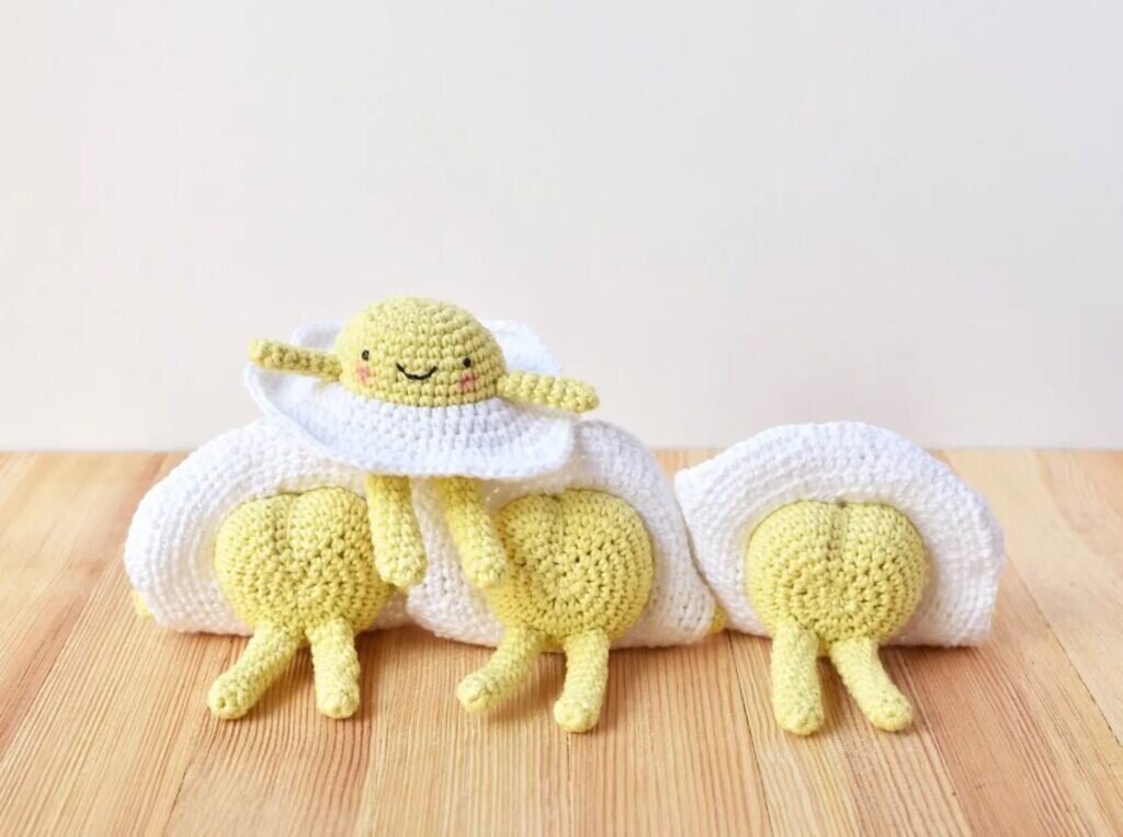 Cheeky Egg Free Crochet Pattern 2