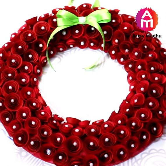Cute Christmas Wreath With Paper Crafts 2