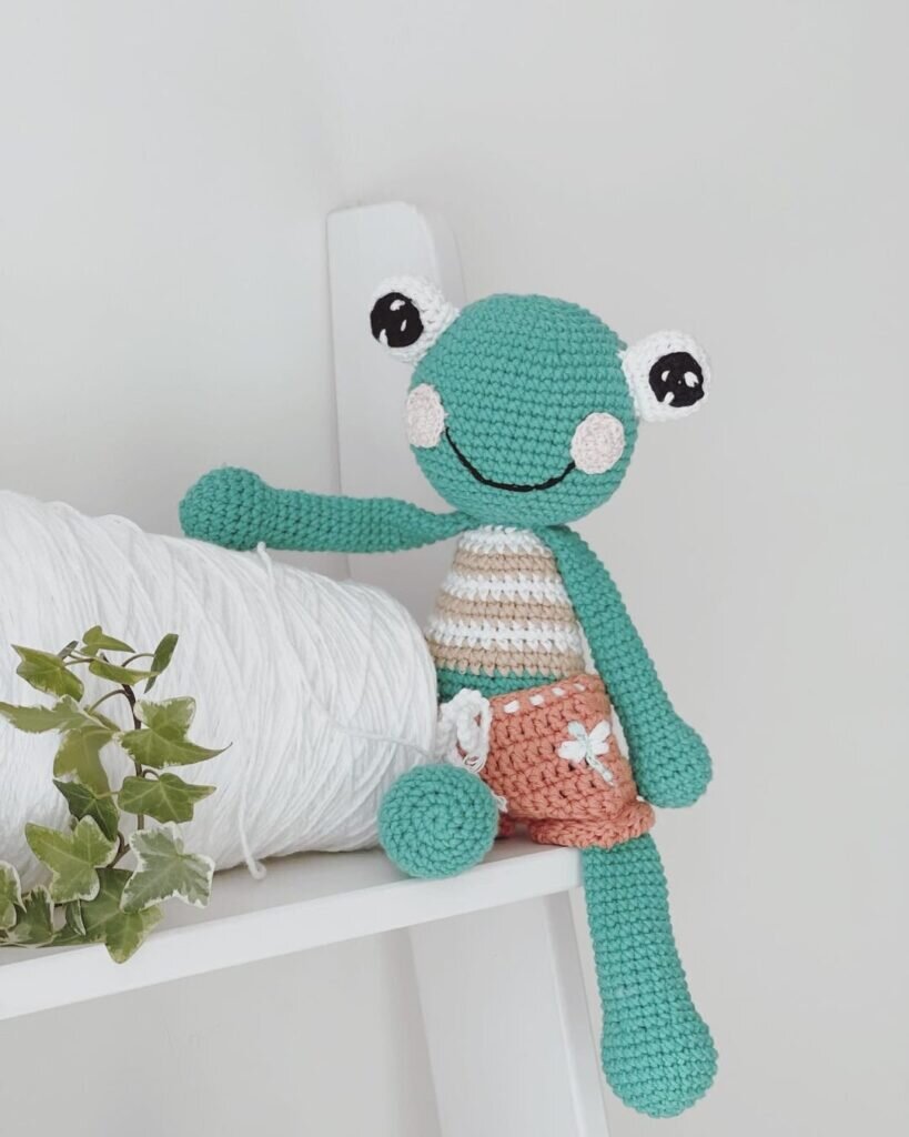 Cute Frog Free Crochet Pattern 1