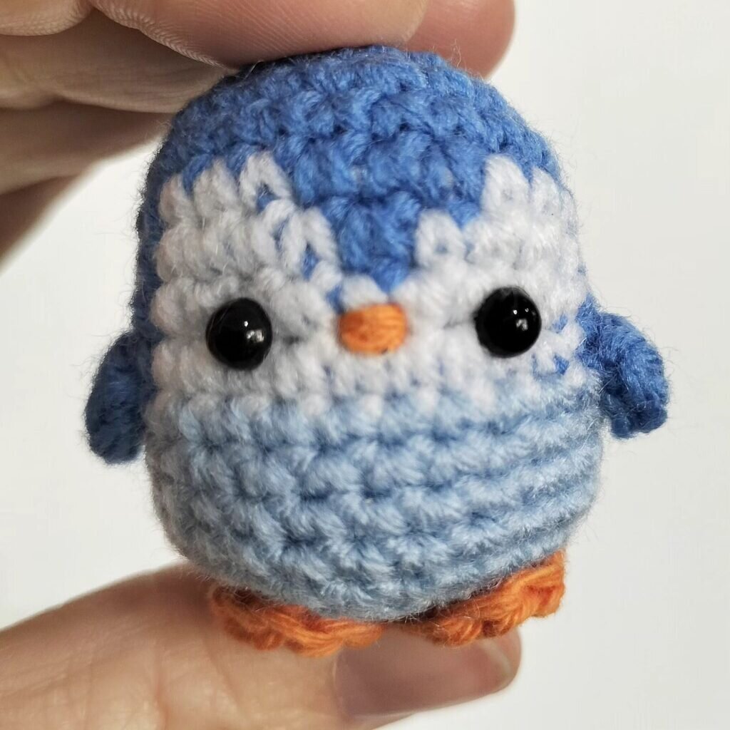 Knitting Toy Penguin Keychain Pattern 6