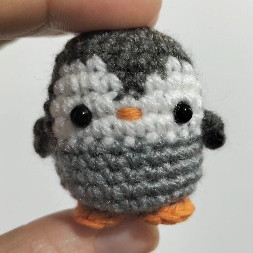 Knitting Toy Penguin Keychain Pattern 8