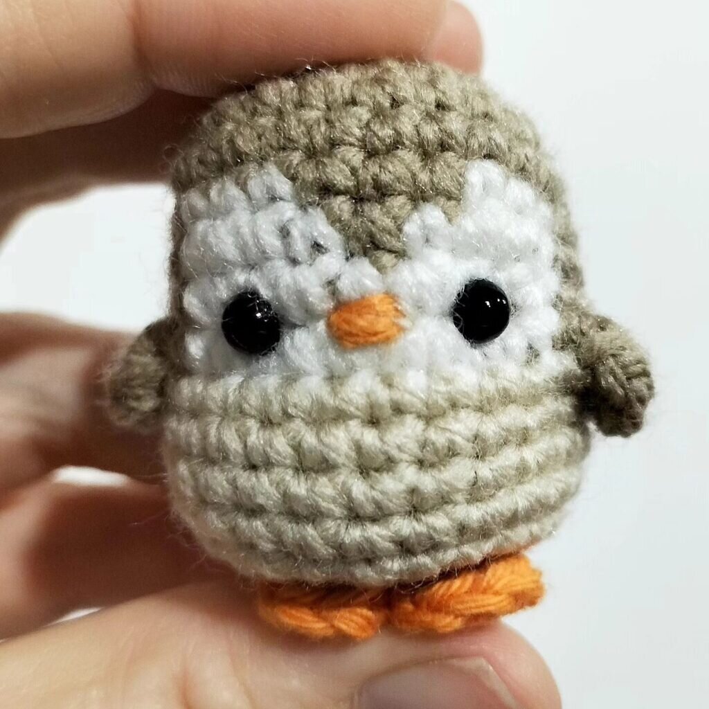 Knitting Toy Penguin Keychain Pattern 9