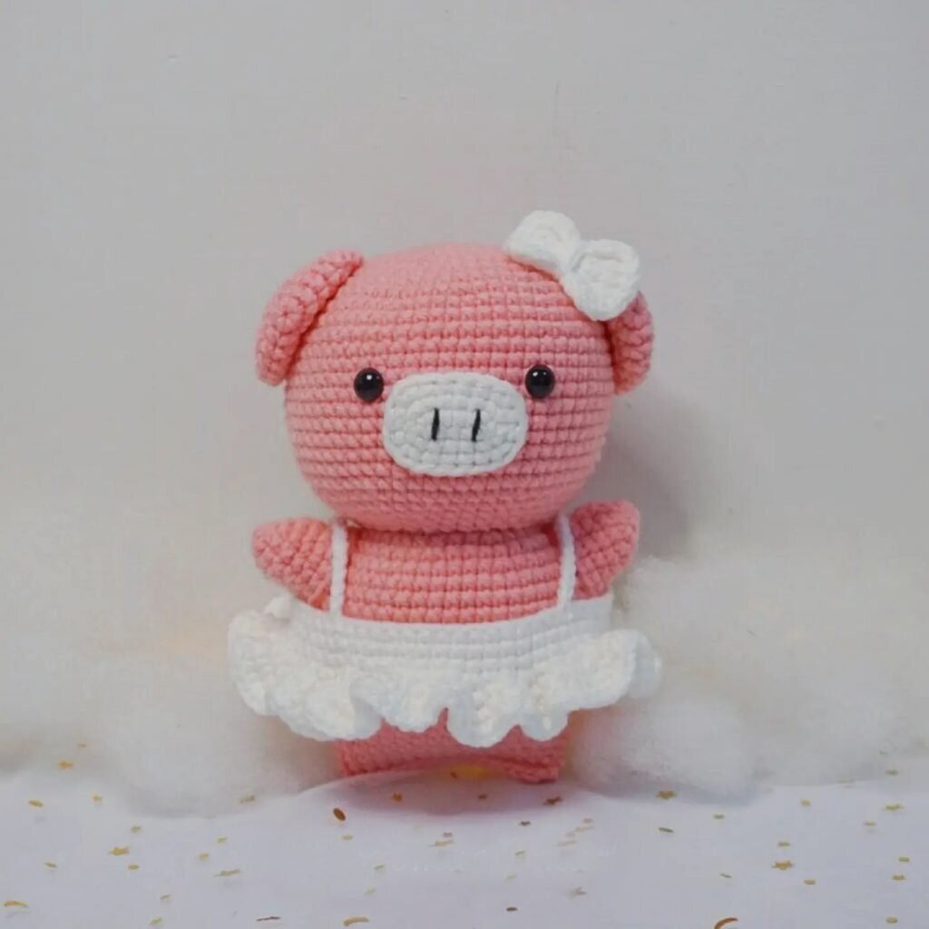 Little Crochet Piggy Amigurumi Free Pattern 2