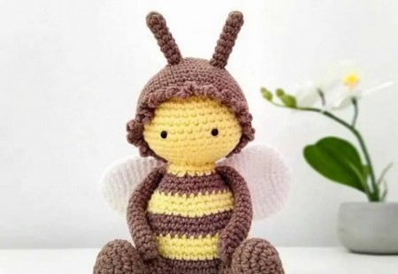 Little Honey Bee Amigurumi Free Pattern