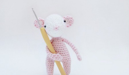 Love Heart Mouse Free Amigurumi Pattern