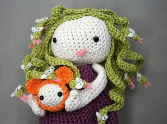 Medusa Crochet Doll Free Pattern 1