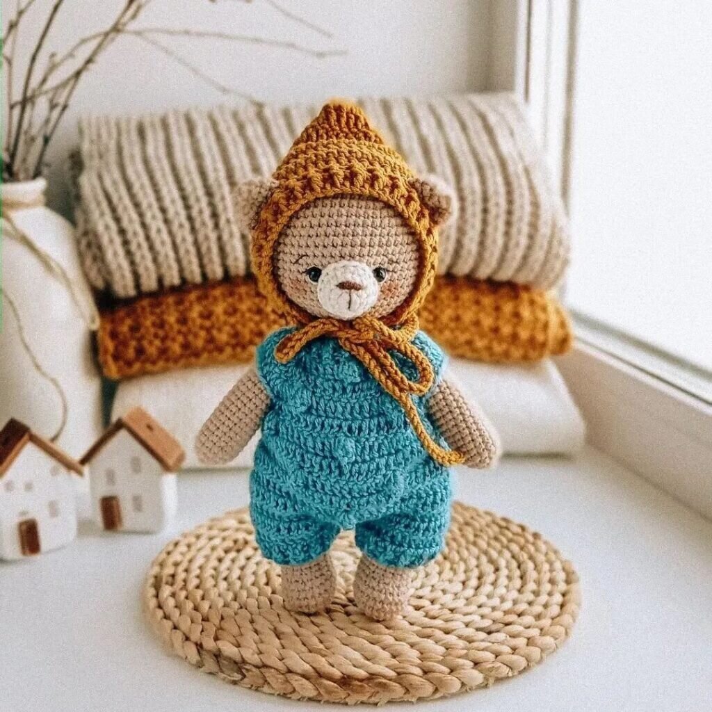 Ornament Bear Free Crochet Pattern 1