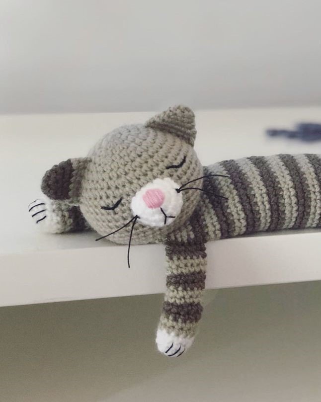 Sleepy Cat Free Pattern 1