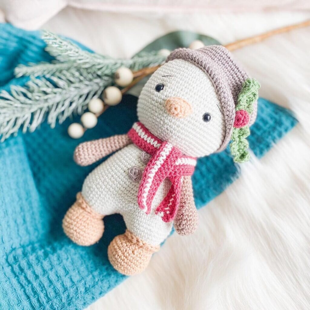 Snowman Amigurumi Free Pattern 2