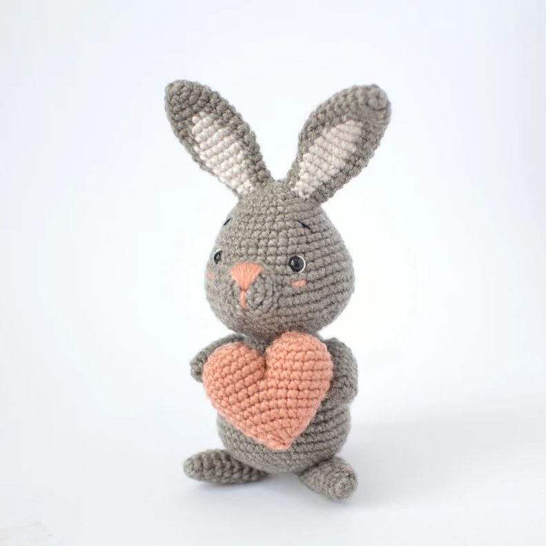 Valentine Bunny Amigurumi Free Pattern 1