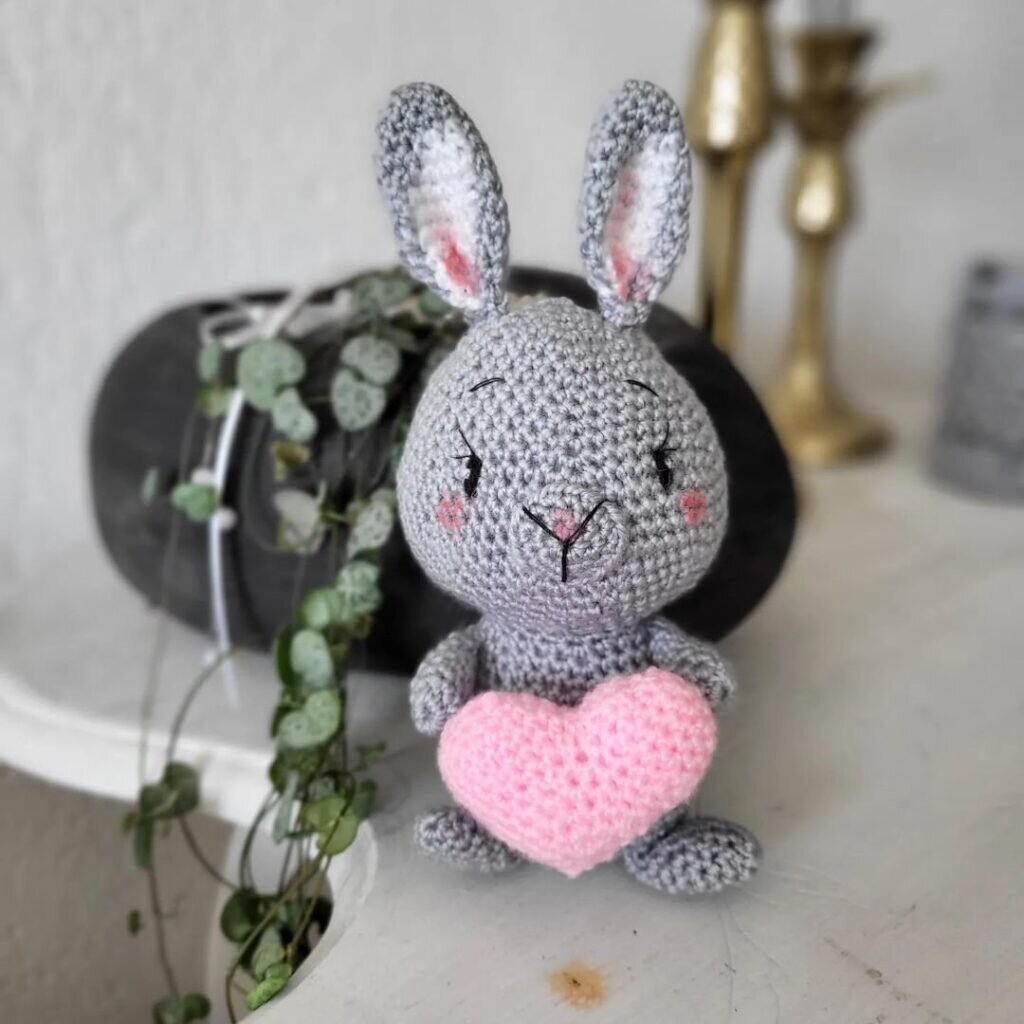 Valentine Bunny Amigurumi Free Pattern 2